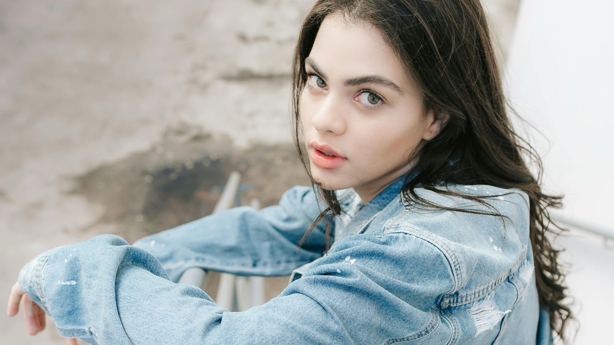 5 Ways Any Woman Can Style A Denim Jacket