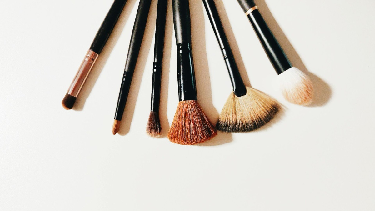 5 Pointless Makeup Tools