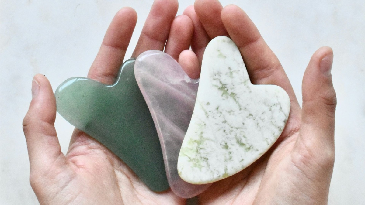 5 Reasons You Should Be Using A Gua Sha Stone